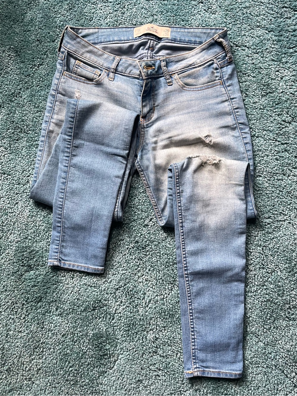 Ripped Lightwash Hollister Skinny Jeans 1R